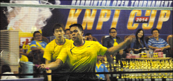 Aksi pasangan ganda putra nasional Markis Kido dan Markus Fernaldi Gideon mampu menghibur penonton dengan permainan kelas dunia