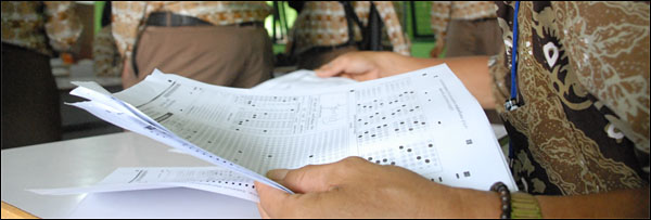 Kekurangan naskah soal dan lembar jawaban UN menimpa 29 sekolah di Kukar tahun ini, ermasuk di SMAN 1 Tenggarong