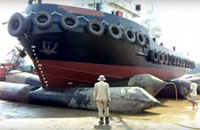 Ilustrasi metode pengangkatan kapal tunda atau tugboat dengan balon