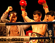 Siap tidak siap, Chris John harus tetap bertarung pada 4 Maret 2006. Jika tidak, gelar Juara Dunia yang disandangnya terancam dicopot