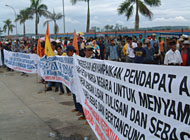 Para demonstran akan mengakhiri aksinya besok jika SK Mendagri telah direvisi