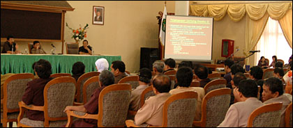 Suasana pertemuan antara pejabat Pemkab Kukar yang dipimpin Sekkab HM Husni Thamrin dengan rombongan DPRD Kota Batu, Kabupaten Muara Enim dan Kabupaten Bekasi