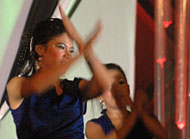 Tari kreasi modern garapan Sanggar Tari Gubang mampu menghibur publik Tenggarong