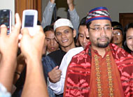 Habiburrahman El Shirazy hadir di Tenggarong untuk acara Bincang-Bincang tentang novelnya