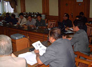 Suasana pertemuan antara Pemkab Kukar dengan rombongan tim DPRD Halmahera Timur di Tenggarong
