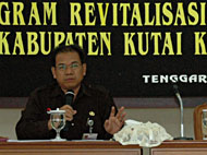 Kepala Dinas Perkebunan Kukar HM Fadli Ardin saat menyosialisasikan Program Revitalisasi Perkebunan