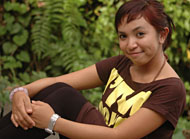 Setelah 2 tahun mengikuti audisi KDI, Mustika Dewi akhirnya sukses menembus ajang KDI 5 tahun 2008