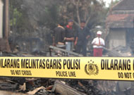 Garis Polisi dipasang di lokasi kebakaran RT 24 Kelurahan Panji, Tenggarong, guna penyelidikan lebih lanjut