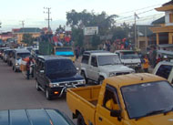 Suasana aksi konvoi oleh pendukung Syaukani HR