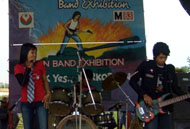 Aksi para remaja Muara Badak dalam Pentas Musik Anti Narkoba