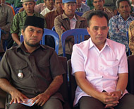 Kades Gas Alam Moch Hidayat dan Direktur Akper Muhammadiyah Samarinda Ghozali MH MKes pada acara serah terima mahasiswa PKL