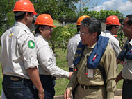 Kepala BPMIGAS Pusat R Priyono saat tiba di Lapangan Badak