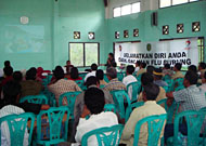 Masyarakat diharapkan dapat memahami soal virus flu burung dan kiat-kiat mencegah penyebarannya