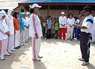 Camat Muara Jawa Kasran Hamid saat melantik pengurus KJS P3MJ