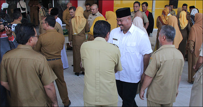 Pelantikan pejabat Pemkab Kukar kali ini dilaksanakan di halaman Puskesmas Loa Ipuh, Tenggarong, Senin (16/12) sore