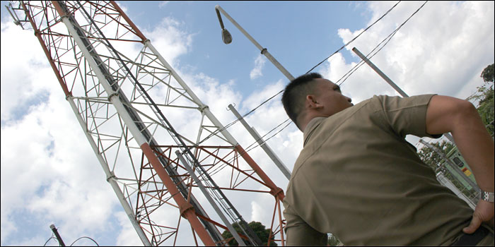 Sebanyak 330 tower atau menara telekomunikasi yang telah memiliki IMB di Kukar terancam tak dapat memberikan PAD lebih dari Rp 2 milyar gara-gara masih belum jelasnya status revisi Perda Retribusi