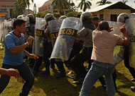 Aparat kepolisian siap menjaga situasi aman dan kondusif selama berlangsungnya Pemilu 2009