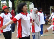Peragaan Senam Cerdas Ceria pada pembukaan Porseni Pelajar SMP se-Kukar di Tenggarong, Kamis (25/08) pagi