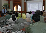 Suasana presentasi hasil penelitian tim Unhas-Unair mengenai Puskesmas se-Kukar