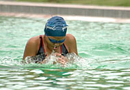 Winona (13 th), salah seorang perenang putri klub Tirta Lembu Swana spesialisasi gaya Dada dan Kupu