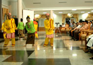 Penampilan tari Jepen yang dibawakan para personel Sanggar Seni Kumala turut menyemarakkan Halal Bi Halal Sempekat Keroan Kutai