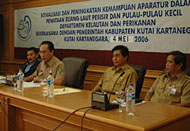 Asisten I Pemkab Kukar HA Ridwan Syahranie (kedua dari kiri) saat membuka kegiatan Sosialisasi Tata Ruang Laut, Pesisir dan Pulau-Pulau Kecil