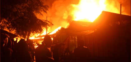 Suasana peristiwa kebakaran yang menggemparkan warga Tenggarong