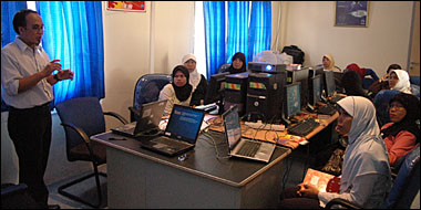 Suasana Workshop Pengenalan Internet yang berlangsung selama 2 pekan di Kancatel Tenggarong
