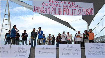 Suasana deklarasi Gerakan Nasional Tolak Politisi Busuk di Tenggarong tadi sore