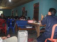 Suasana kegiatan Kampanye Pencegahan Percepatan Penyebaran HIV/AIDS di lokalisasi Galendrong, Kecamatan Muara Jawa, Kamis (09/08) lalu