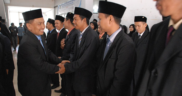 Rektor Unikarta Dr Sabran SE MSi berharap agar para pejabat yang baru dilantik dapat mengemban amanah dan menjalankan tupoksi dengan sebaik-baiknya