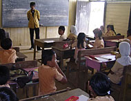 Kegiatan Bimbel bagi pelajar SDN 017 Tenggarong oleh mahasiswa KKN Unmul