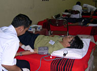 Suasana aksi donor darah di Badak Gymnasium VICO Indonesia, Selasa (22/01) lalu