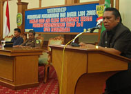 Wabup Samsuri Aspar saat membuka Workshop dan Raker LSM se Kukar